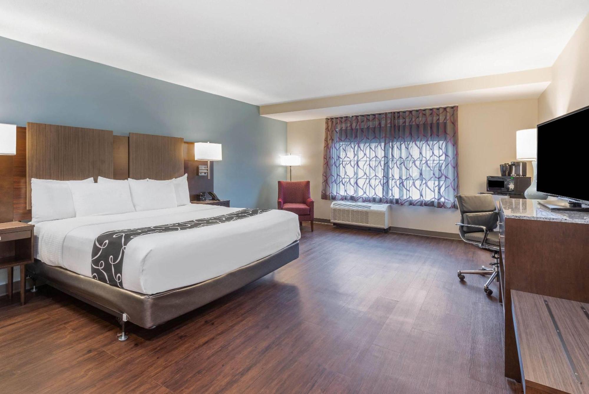La Quinta By Wyndham Aberdeen-Apg Bagian luar foto